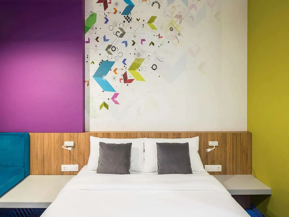 מלון Ibis Styles Lviv Center 3*,
